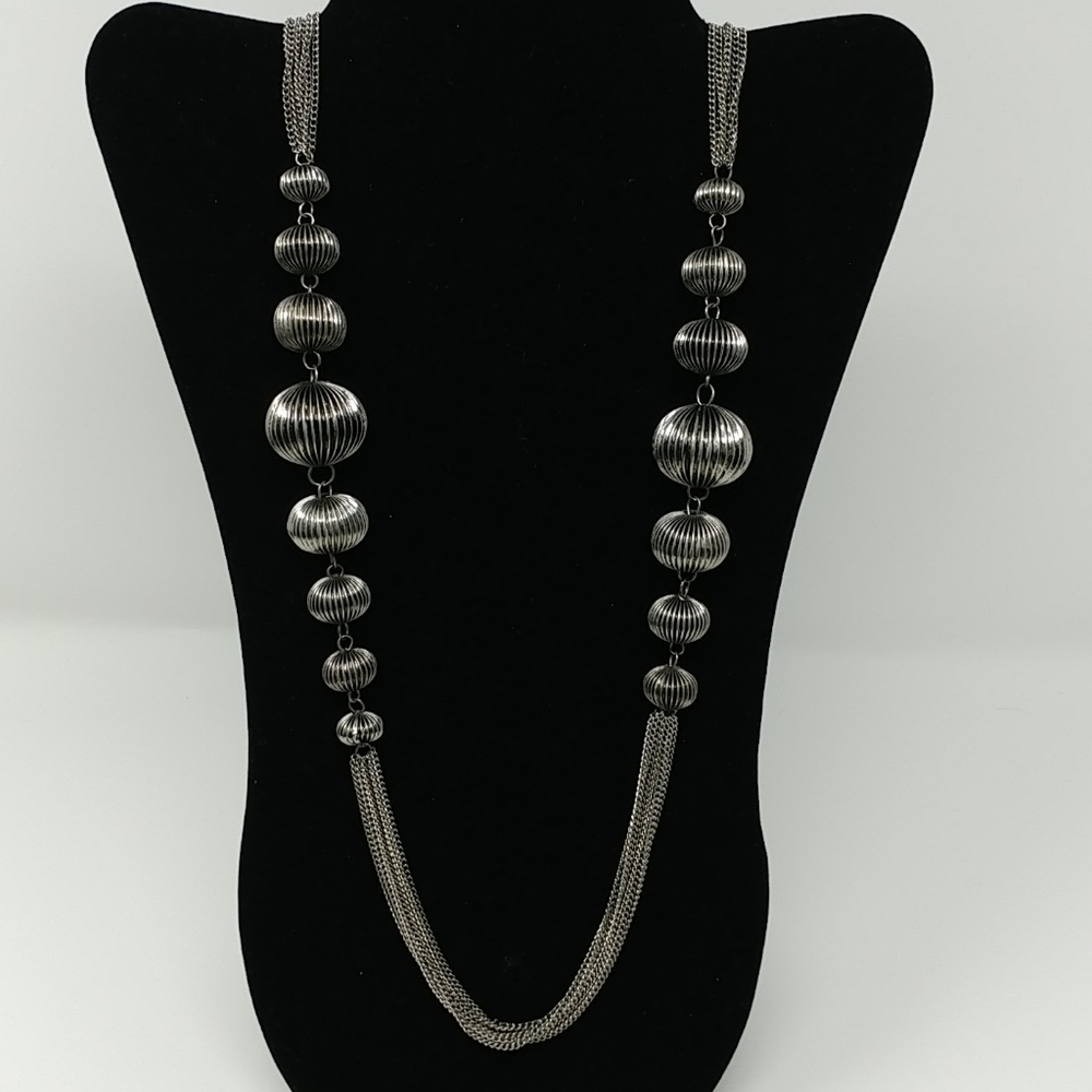 NWT Ribbed Bead Long Length Chain Necklace